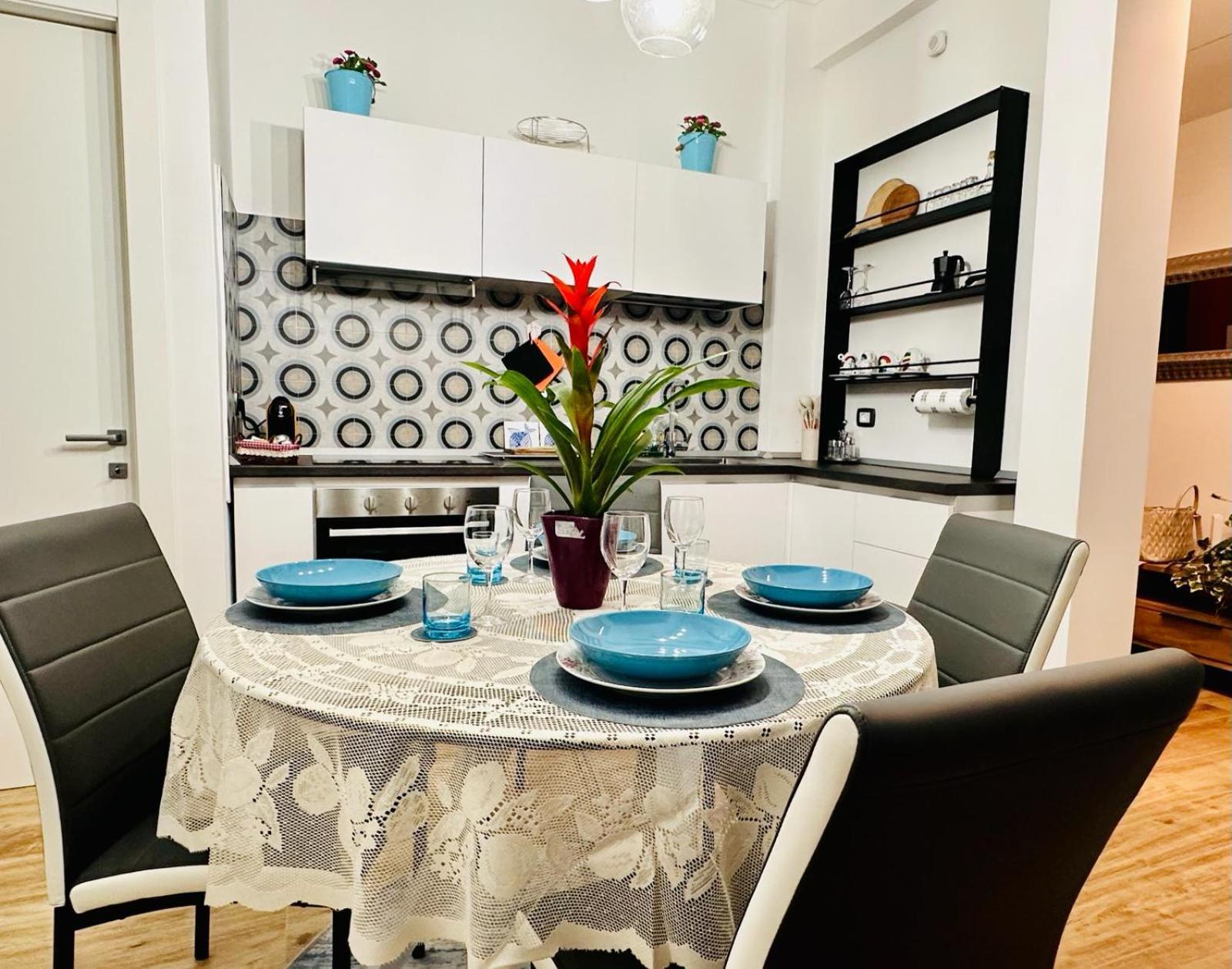 Lombardo'S Family - Free Private Parking 700M From The Station! Apartment La Spezia Ngoại thất bức ảnh